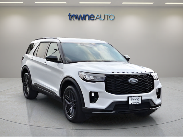 Used 2025 Ford Explorer ST-Line w/ ST-Line Street Pack AWD/4WD image 7