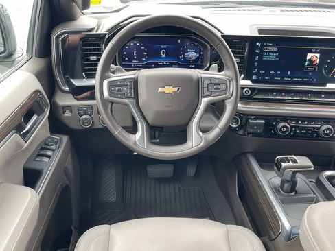 Used 2023 Chevrolet Silverado 1500 LT w/ Convenience Package II AWD/4WD image 13
