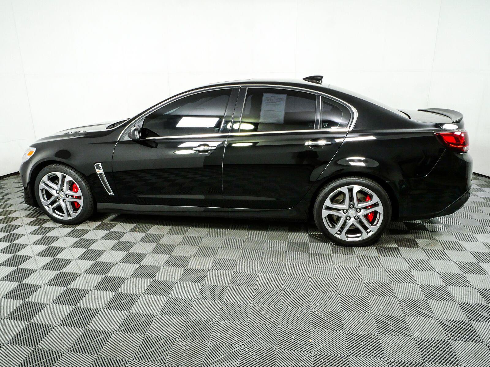 Used 2017 Chevrolet SS RWD image 31