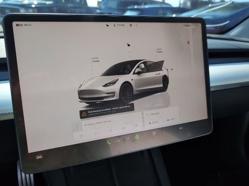 Used 2022 Tesla Model 3 Performance image 12
