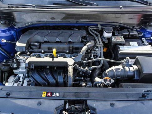 Used 2022 Hyundai Venue SEL image 27