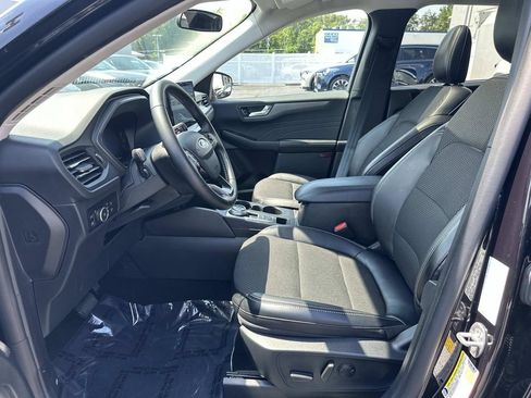 Used 2025 Ford Escape SE FWD image 26