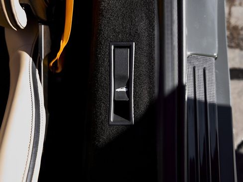 Used 2022 Ferrari F8 Tributo image 41