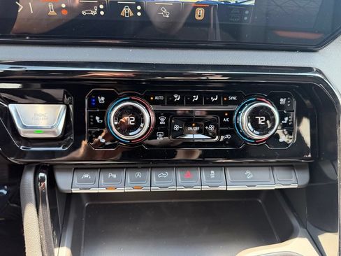 New 2026 GMC Sierra 1500 AT4 w/ AT4 Premium Package AWD/4WD image 25