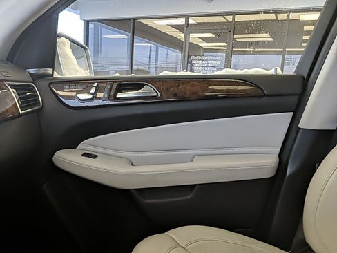 Used 2017 Mercedes-Benz GLS 450 4MATIC image 26