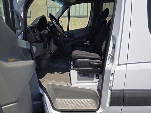 Used 2017 Mercedes-Benz Sprinter 3500 w/ Crew Cab Package image 5