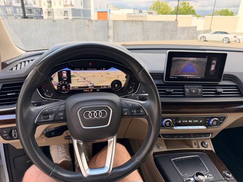 Used 2020 Audi Q5 2.0T Premium Plus w/ Premium Plus Package AWD/4WD image 13