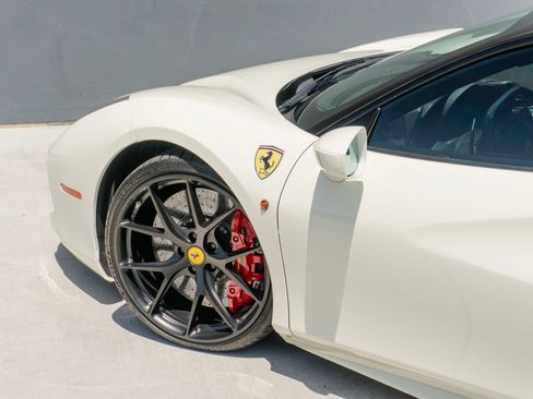 Used 2018 Ferrari 488 GTB RWD image 51