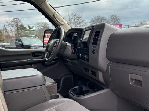 Used 2020 Nissan NV 2500 SV image 12