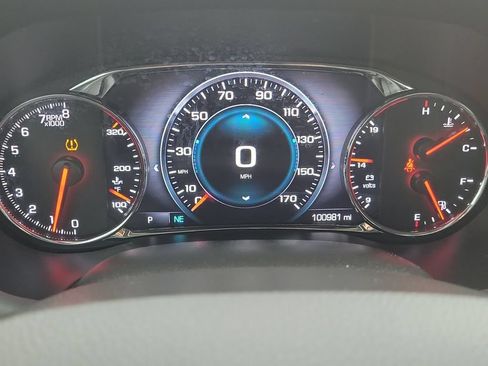 Used 2019 GMC Acadia Denali w/ Technology Package FWD image 22