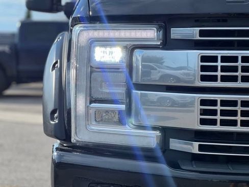 Used 2019 Ford F350 Platinum w/ Platinum Ultimate Package AWD/4WD image 12