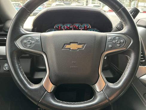 Used 2019 Chevrolet Suburban LT image 11