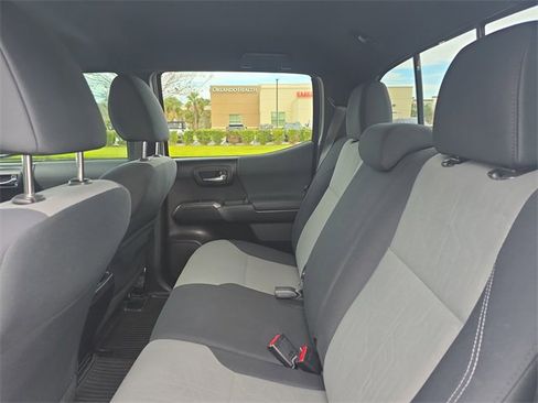 Used 2021 Toyota Tacoma 2WD Double Cab image 9