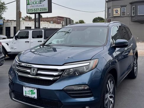 Used 2018 Honda Pilot Touring image 1