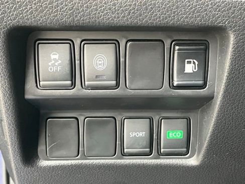 Used 2020 Nissan Rogue S image 34