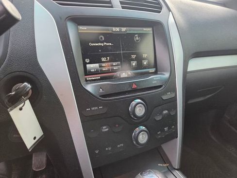 Used 2014 Ford Explorer XLT w/ Equipment Group 202A image 10