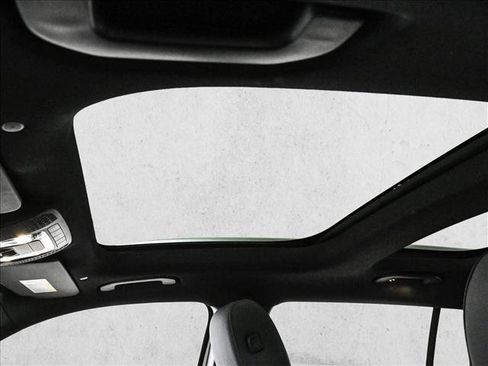 Used 2023 Mercedes-Benz GLB 250 4MATIC image 17