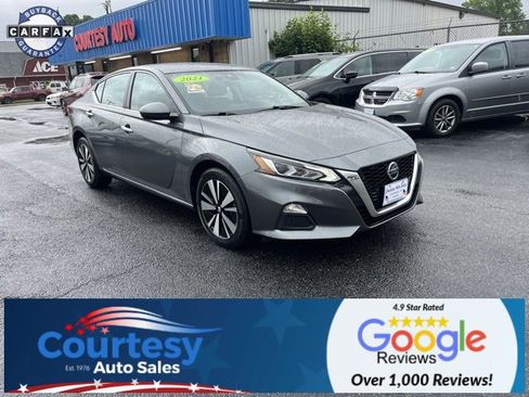 Used 2021 Nissan Altima 2.5 SV image 1