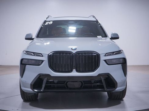 Used 2025 BMW X7 xDrive40i w/ M Sport Package image 4
