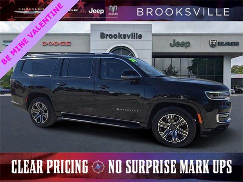 Used 2024 Jeep Wagoneer L Series II w/ Flexible Seating Group image 1