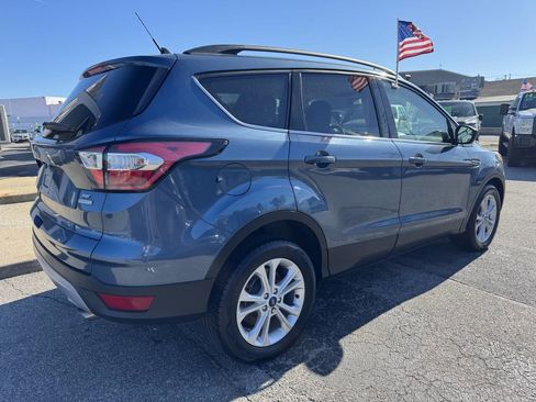 Used 2018 Ford Escape SE w/ SE Sync 3 Package FWD image 9