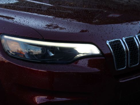 Used 2019 Jeep Cherokee Latitude w/ Cold Weather Group image 39