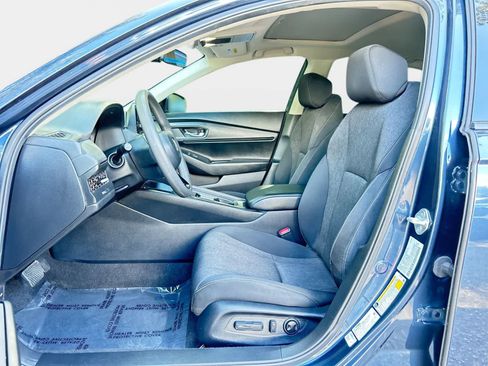 Certified 2025 Honda Accord SE image 11