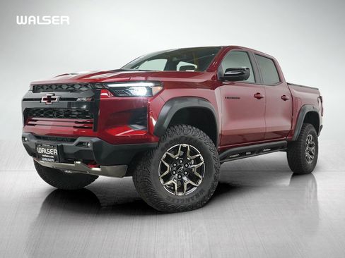 Used 2025 Chevrolet Colorado ZR2 w/ Technology Package AWD/4WD image 1