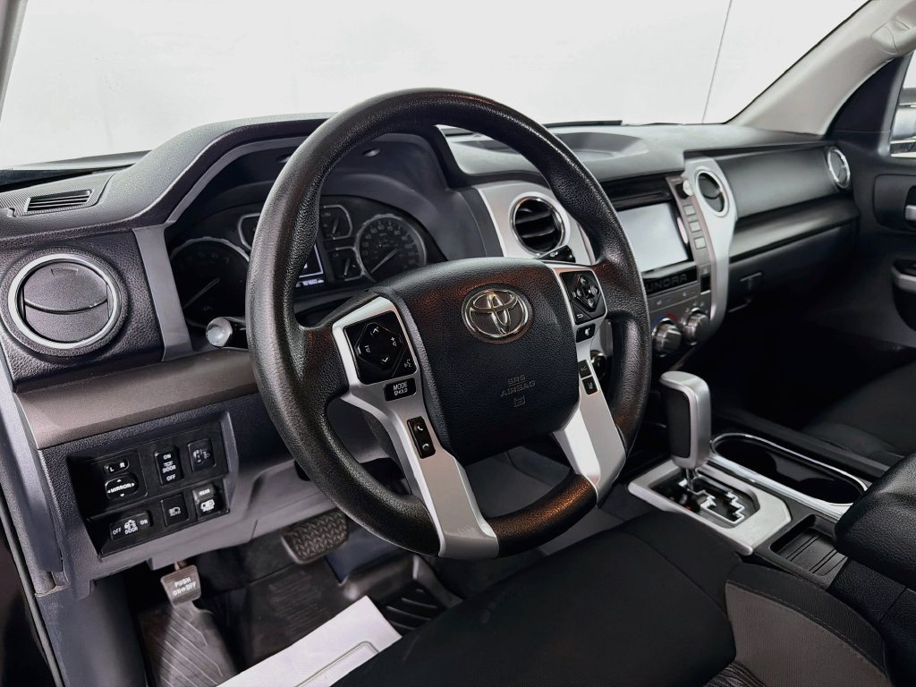 Used 2018 Toyota Tundra SR5 AWD/4WD image 9