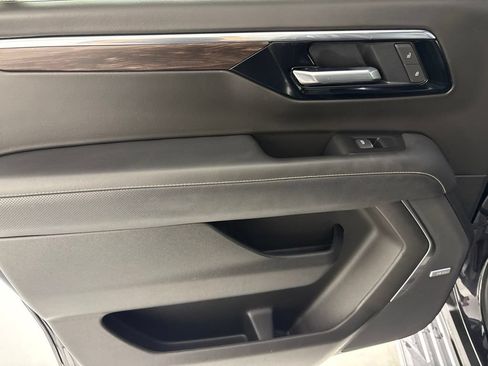 Certified 2025 Chevrolet Suburban Premier AWD/4WD image 28