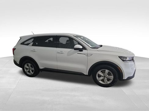 Used 2023 Kia Sorento LX FWD image 7