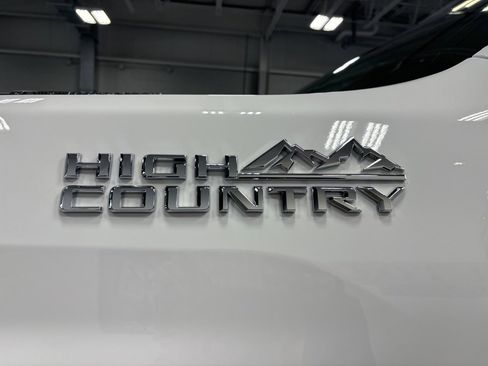 Used 2024 Chevrolet Silverado 2500 High Country image 33