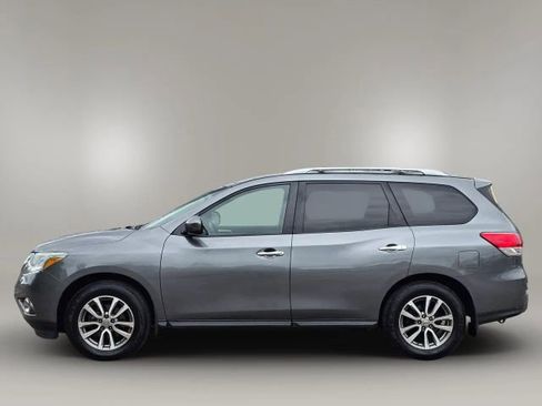 Used 2016 Nissan Pathfinder SV AWD/4WD image 8