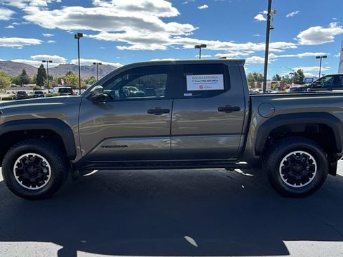 Used 2024 Toyota Tacoma TRD Off-Road w/ TRD Off Road Premium Package AWD/4WD image 6
