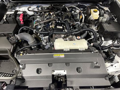 Certified 2024 Toyota Tacoma SR5 AWD/4WD image 9