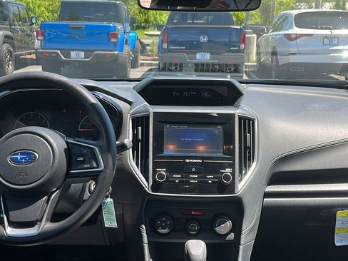 Used 2018 Subaru Crosstrek 2.0i AWD/4WD image 24