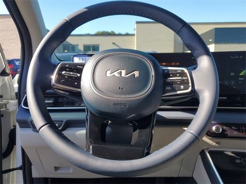 New 2026 Kia Carnival EX image 21