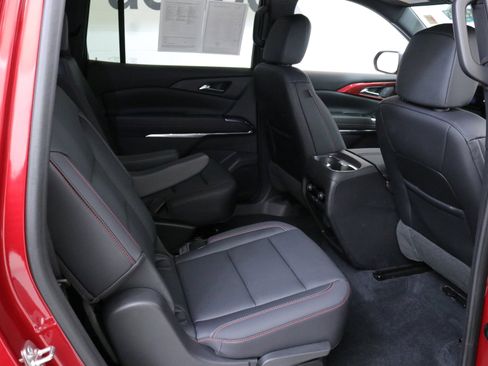 Used 2024 Chevrolet Traverse Z71 image 28