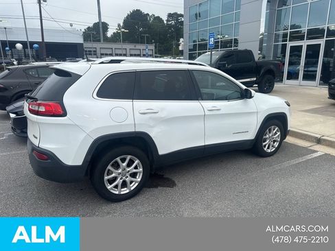 Used 2018 Jeep Cherokee Latitude FWD image 10