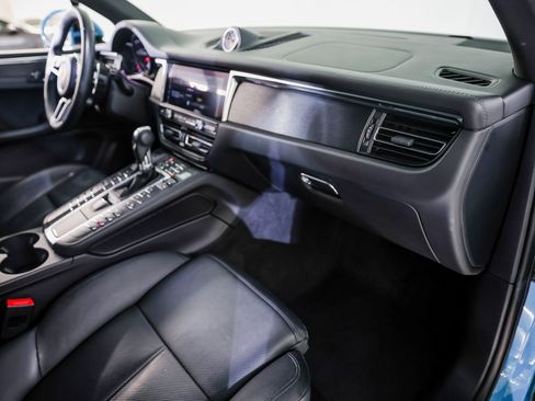 Certified 2021 Porsche Macan GTS image 28