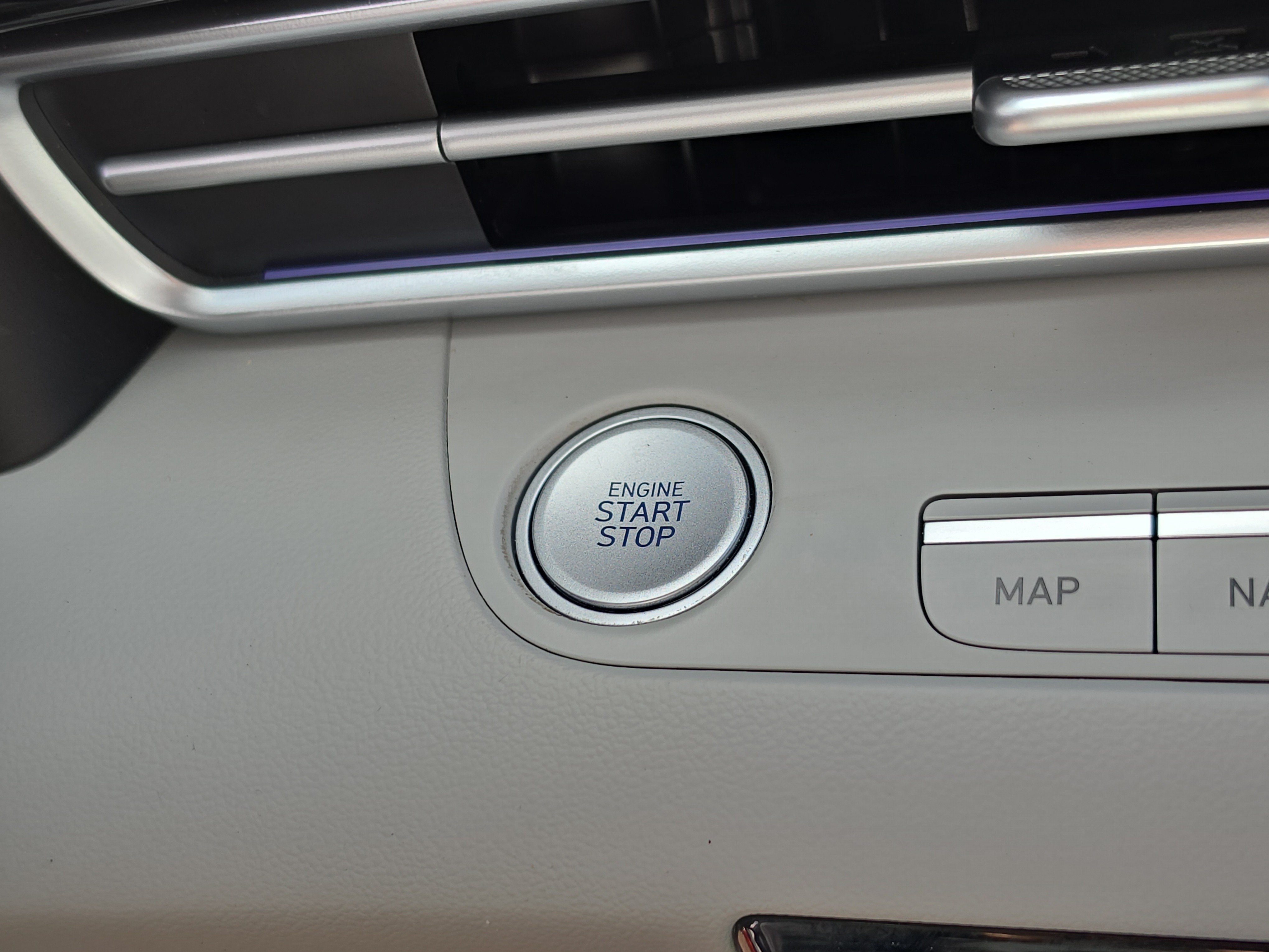 Used 2022 Hyundai Elantra Limited FWD image 26