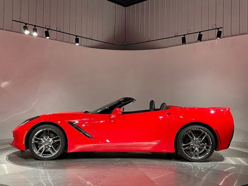 Used 2015 Chevrolet Corvette Stingray Convertible w/ 2LT Preferred Equipment Group RWD image 11