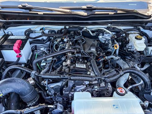 Used 2024 Toyota Tacoma Limited w/ Limited Package (LT) image 26