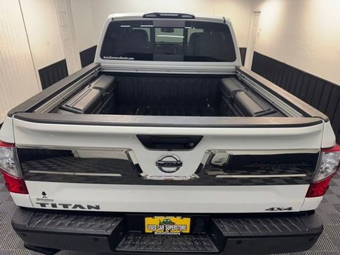 Used 2018 Nissan Titan Platinum Reserve AWD/4WD image 33