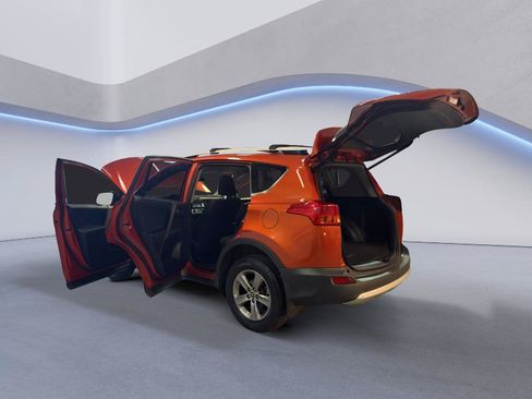 Used 2015 Toyota RAV4 XLE w/ Outdoor Package AWD/4WD image 14