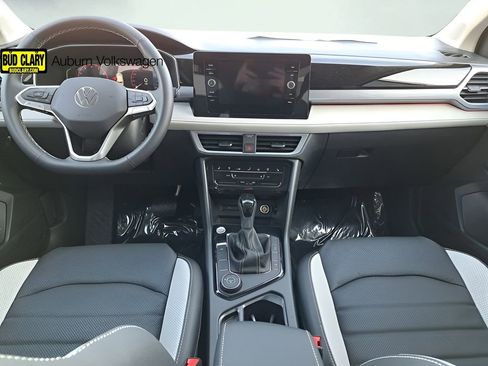 New 2025 Volkswagen Taos SEL AWD/4WD image 22