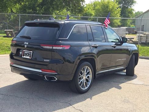 Certified 2025 Jeep Grand Cherokee Summit w/ Adv Protech Group IV AWD/4WD image 14