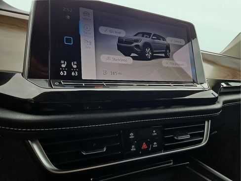 Used 2025 Volkswagen Atlas SE image 17