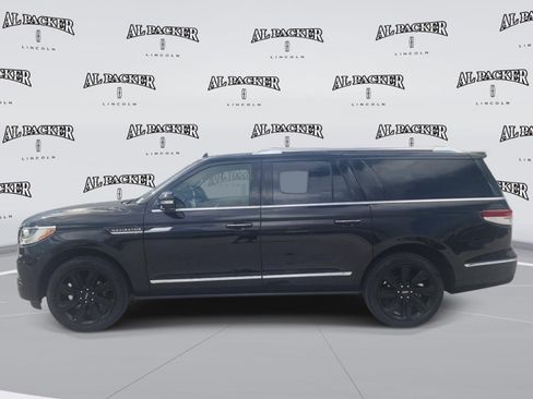 Used 2022 Lincoln Navigator L Reserve AWD/4WD image 2