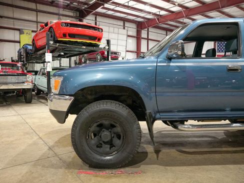 Used 1991 Toyota 4Runner SR5 AWD/4WD image 3